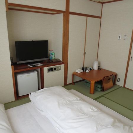 Hotel Minatoya Kōchi Quarto foto