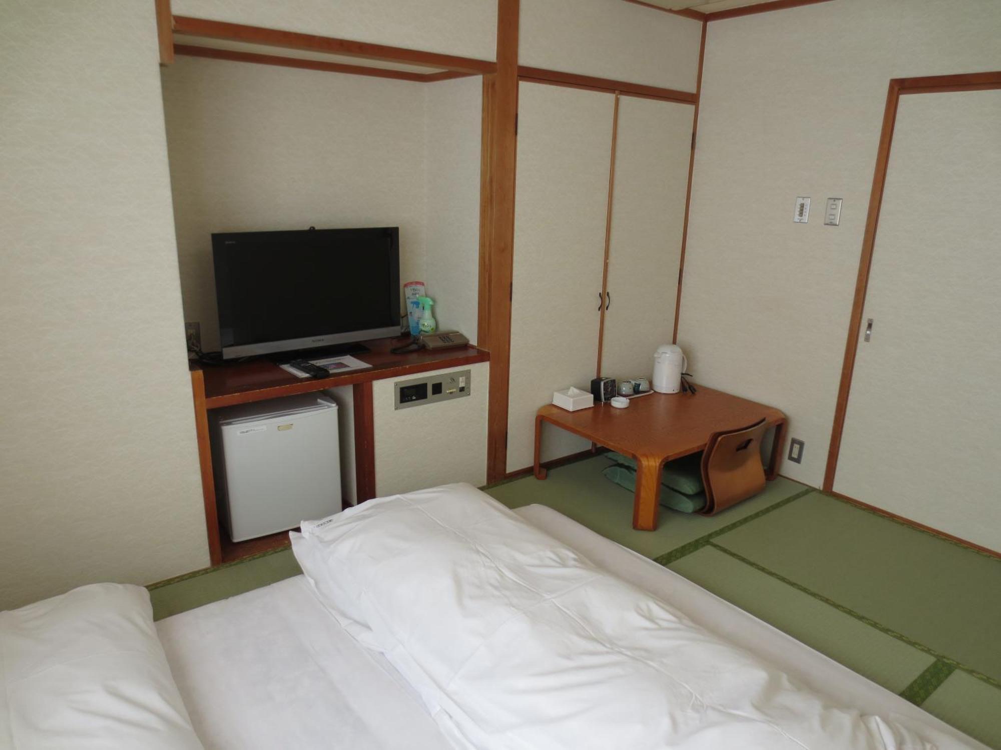 Hotel Minatoya Kōchi Quarto foto