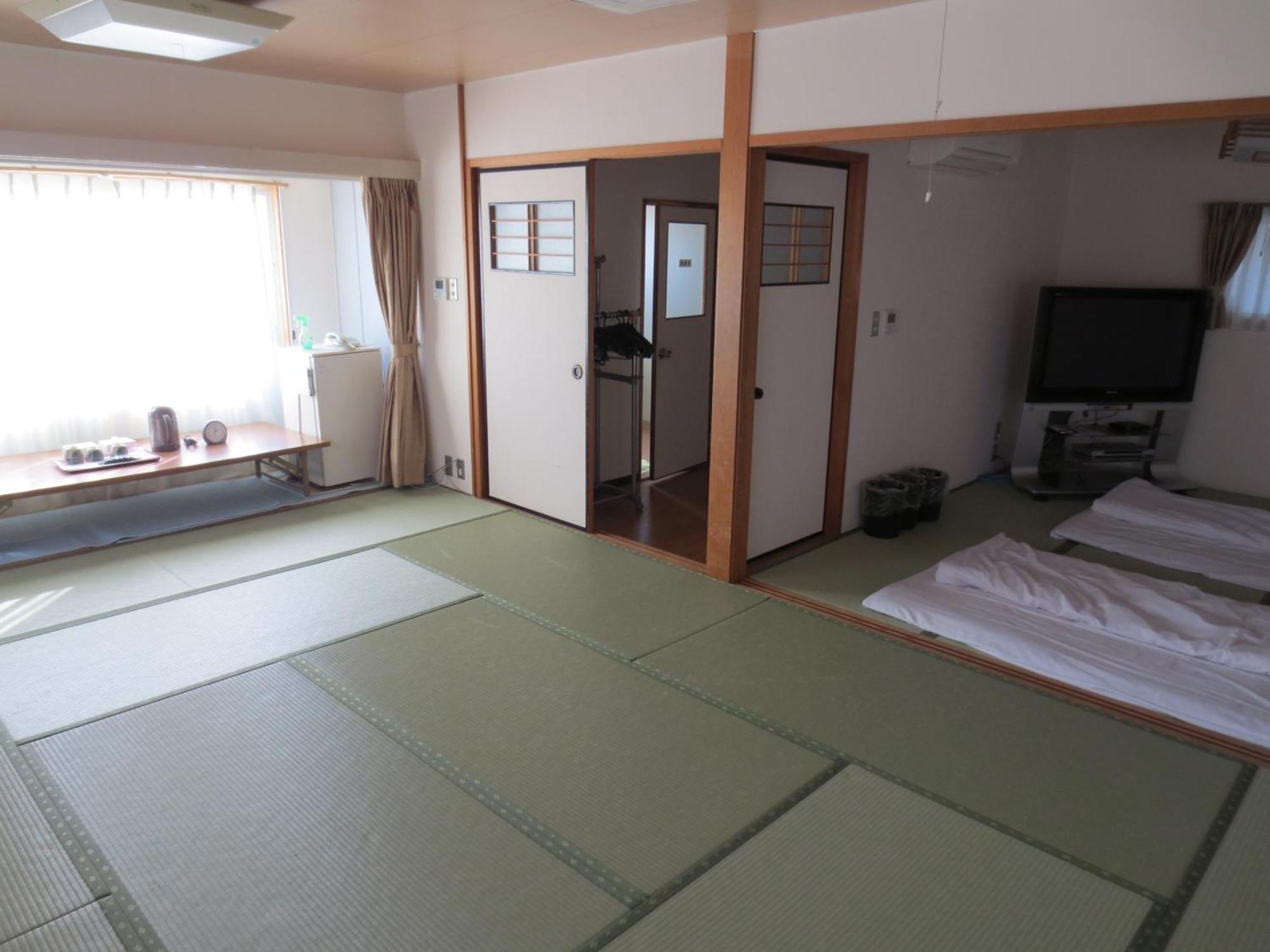 Hotel Minatoya Kōchi Quarto foto